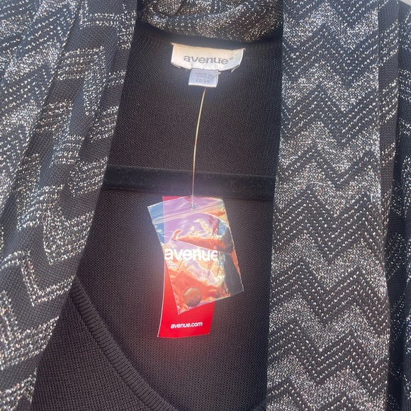 Stylish Black and Gray Women's Sweater - Picture 3 of 9